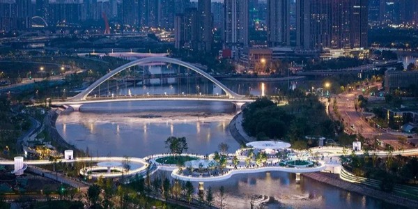 成都漂浮公園，一座橋，九種風景