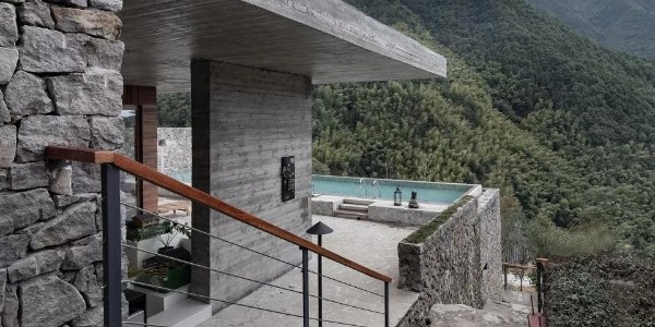 傳統(tǒng)與現(xiàn)代，自然與人工，才會鬼斧神工般