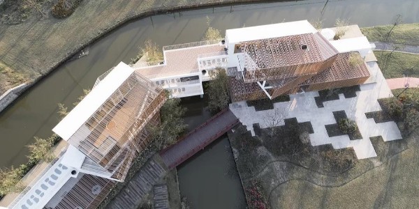 他設計的集裝箱改造房，虛實之間太好了。